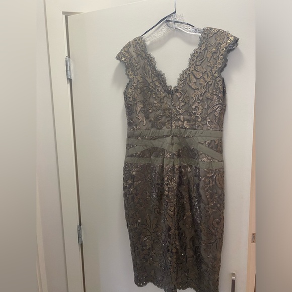 TADASHI SHOJI gold sequin midi even dress! - Picture 2 of 9